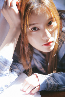 年轻的女老师在线观看